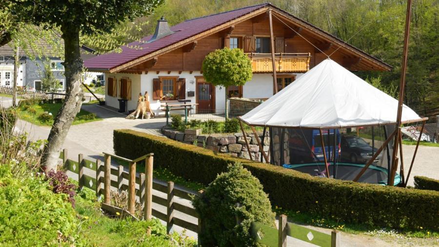 Haus Alpenrose Zum Vic Apartment Wermelskirchen Luaran gambar